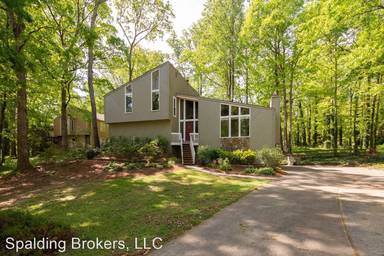 Main picture of 2696 Spencers Trce NE