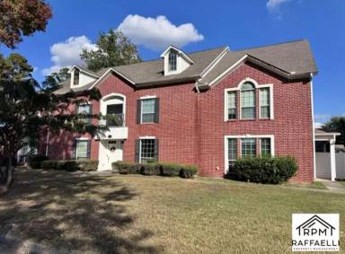 Main picture of 6D Fernwood Dr