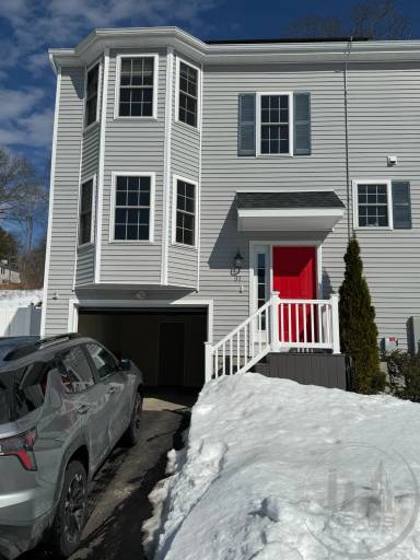 Main picture of 11 Bittersweet Blvd