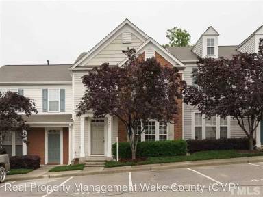 Main picture of 405 Walnut Woods Dr