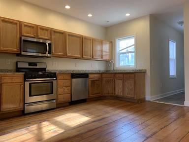 Main picture of 53 Forest St