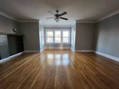 Main picture of 5958 S Rockwell St