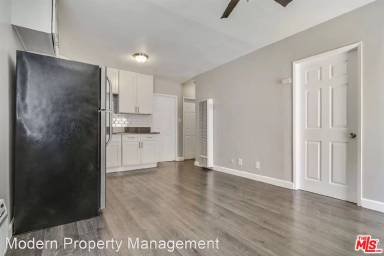 Main picture of 631 Echandia St