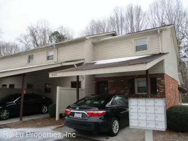 Main picture of 806 Timberline Dr