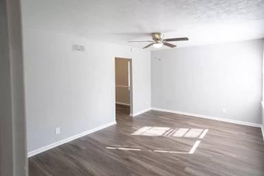 Main picture of 1652 Buxton Ave