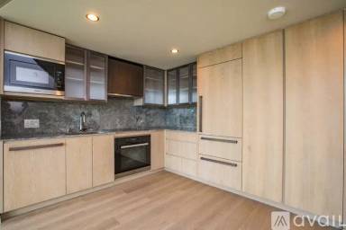 Main picture of 1000 Auahi St Apartments