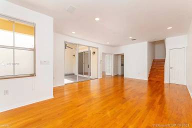 Main picture of 1529 Yellowheart Way