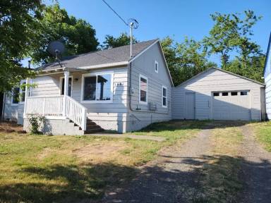 Main picture of 1881 Cedar St