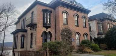 Main picture of 226 Montgomery St