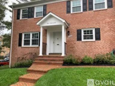 Main picture of 4000 Warren St NW