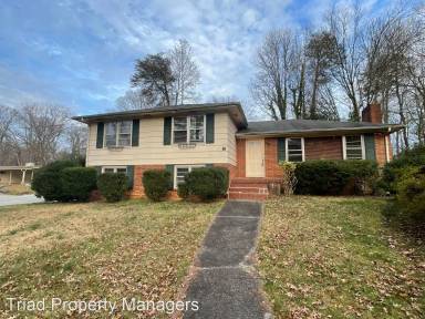 Main picture of 806 Larkwood Dr