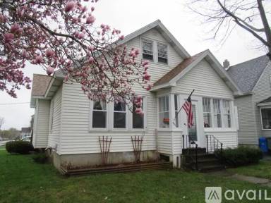 Main picture of 401 Parkwood Ave