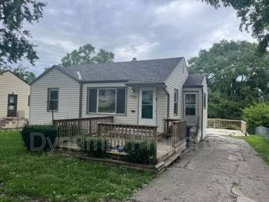 Main picture of 3934 Monroe St