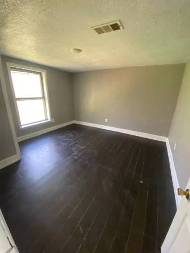 Main picture of 417 Poplar St