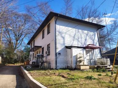 Main picture of 210 Estoria St SE