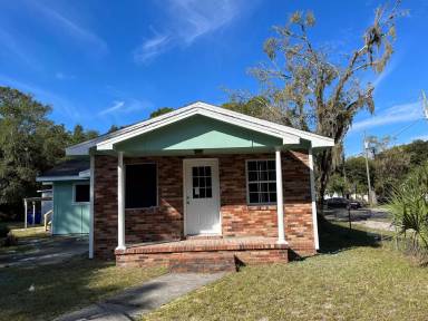 Main picture of 960 Butler Ave