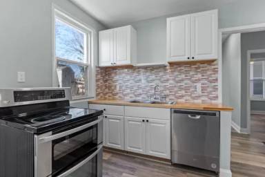 Main picture of 4725 Section Ave