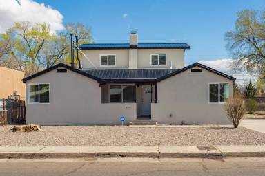 Main picture of 5002 La Cienega St NW