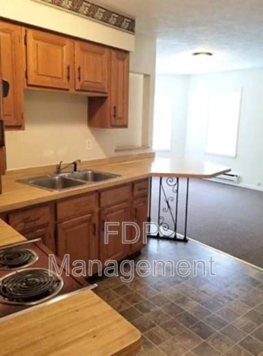 Main picture of 488 E Main St