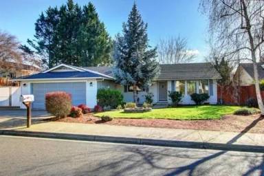 Main picture of 2818 Cedar Links Dr