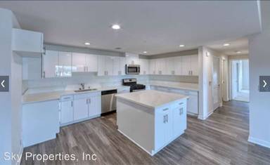 Main picture of 6333 Woodman Ave