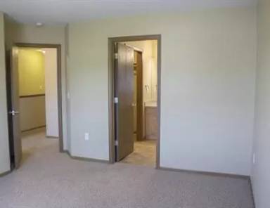 Main picture of 613-615 Northfield Rd