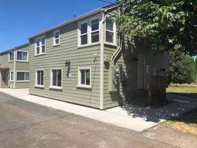 Main picture of 1070 Hiatt St