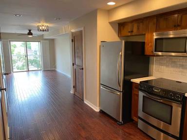 Main picture of 801 W Hawthorn St