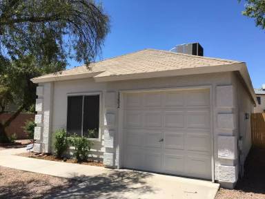 Main picture of 3202 N Ash Dr