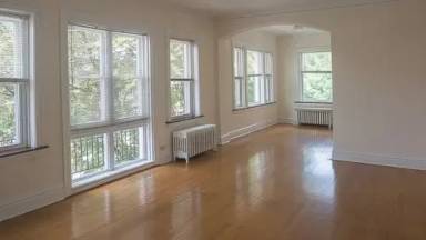Main picture of 921 Lake St