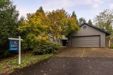 Main picture of 4827 SW 60th Pl