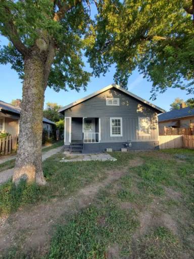 Main picture of 1105 N 9th St