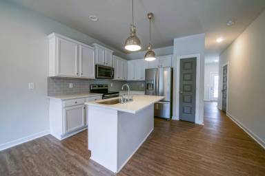 Main picture of 315 Lorien Way