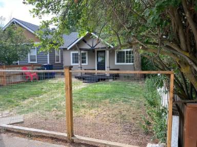 Main picture of 527 NW Ogden Ave