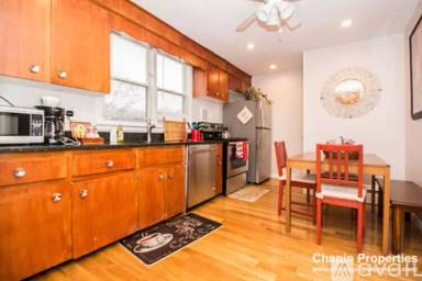 Main picture of 49 Boylston St