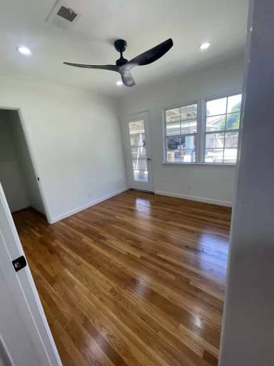 Main picture of 9719 Homestead St