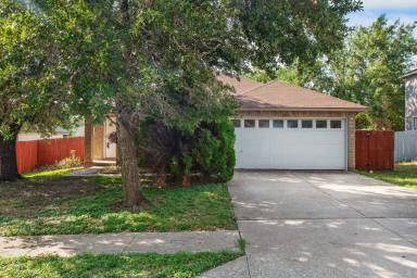 Main picture of 2905 Hill View Cv