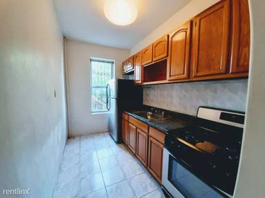 Main picture of 377 Sumpter St
