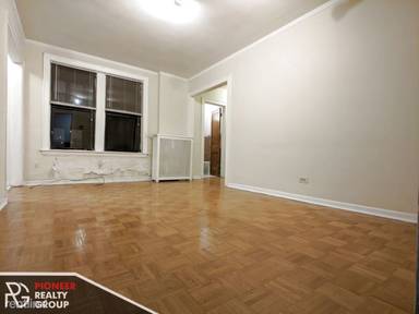 Main picture of 739 W Belmont Ave