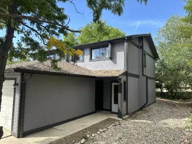 Main picture of 1210 Iowa Ave