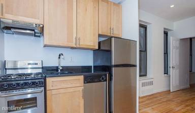 Main picture of 444 East 81st St
