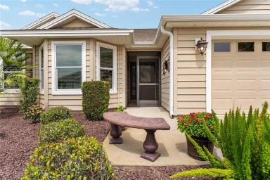Main picture of 2247 Valley Oak St