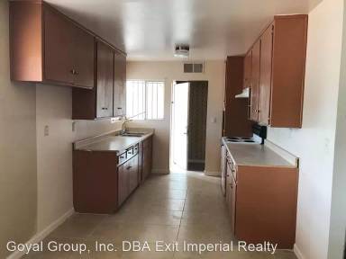 Main picture of 898 W Pico Ave