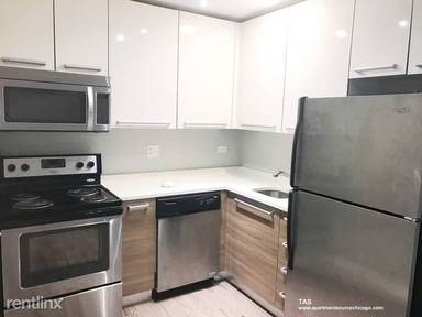 Main picture of 925 W Carmen Ave