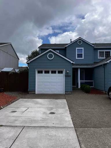 Main picture of 2642 NE 1st Dr