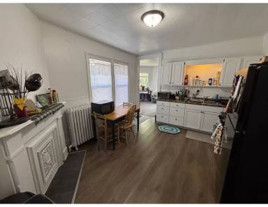 Main picture of 825 King St