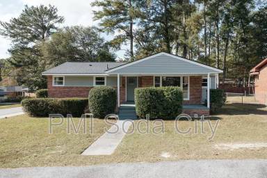 Main picture of 2401 Truax Ln