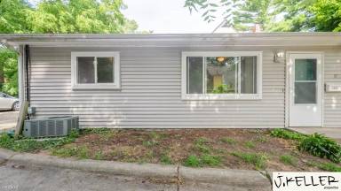 Main picture of 1925 Dexter Ave