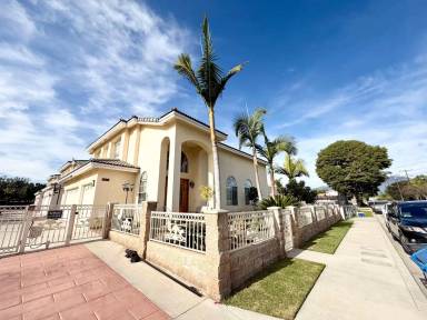 Main picture of 4511 Huddart Ave
