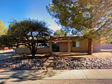 Main picture of 4385 Avenida Palermo